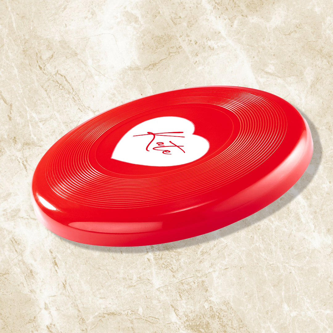 Outdoor Frisbee - Name + Heart