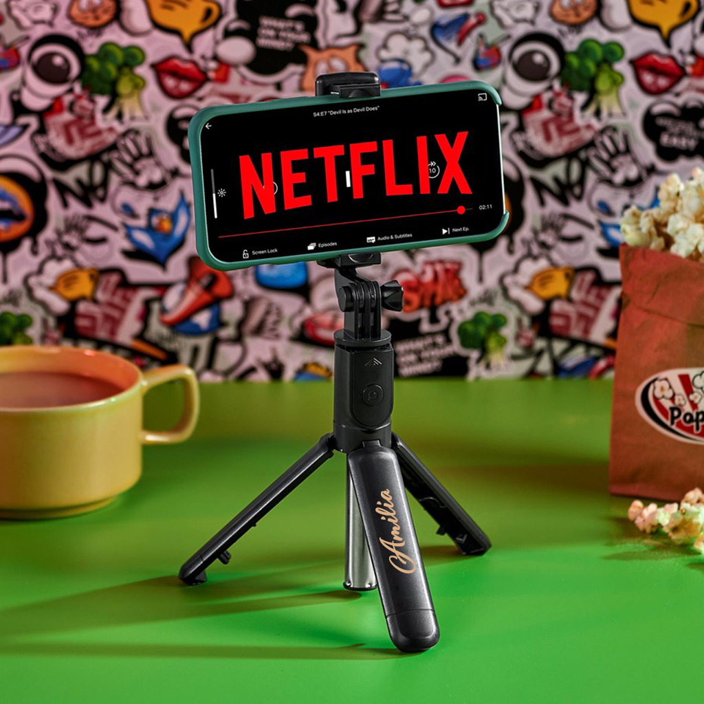 UrbanEdge FlexiTripod Selfie Stick - Name